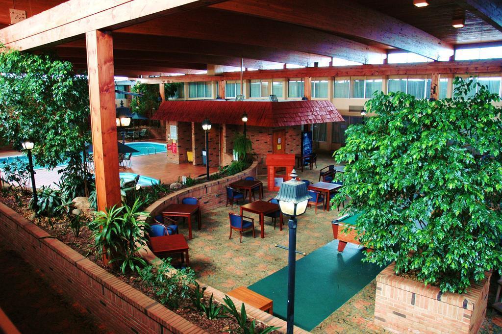 Travelodge By Wyndham Gaylord Bagian luar foto