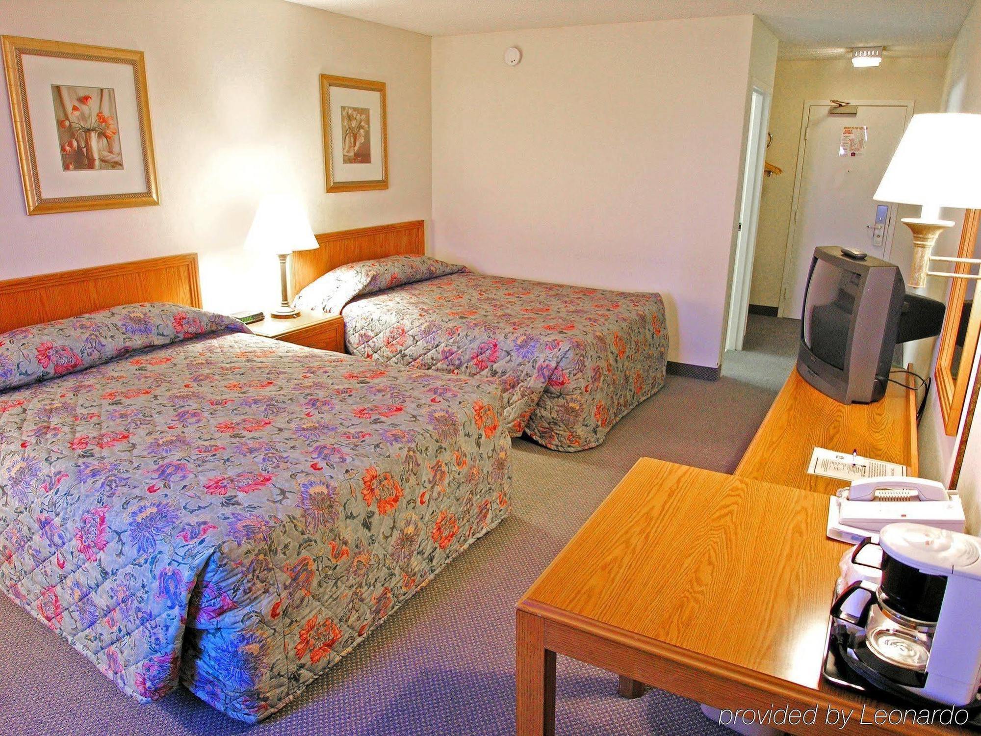 Travelodge By Wyndham Gaylord Bagian luar foto